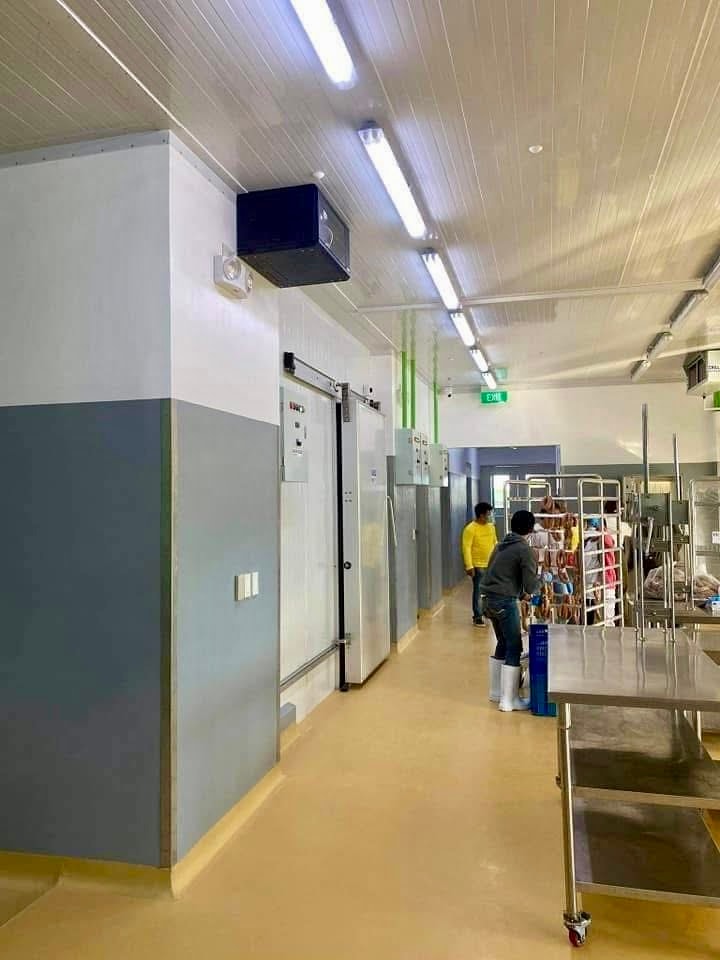 Cold storage room with industrial floor