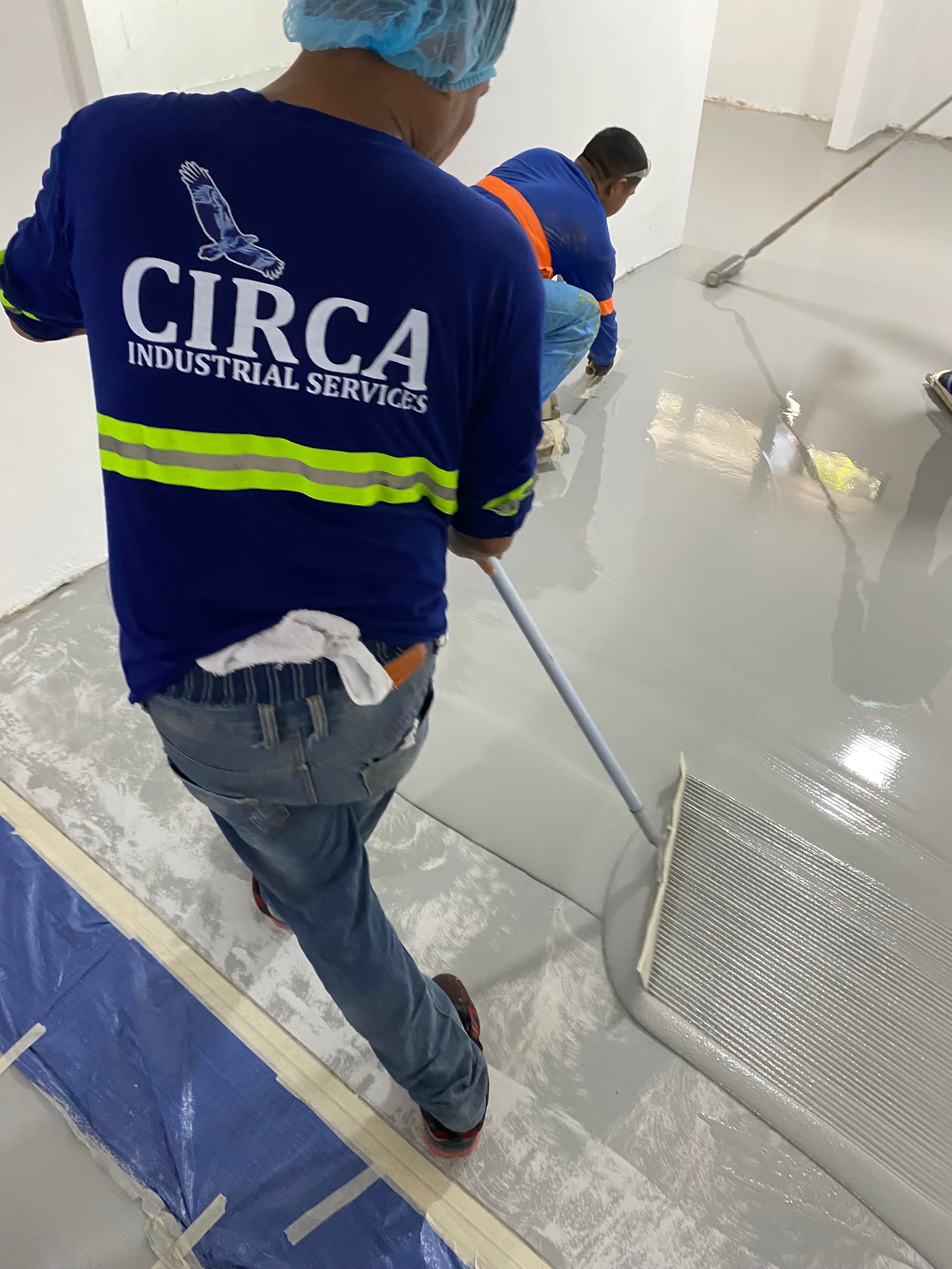 Hygienic floor in a food processing plant